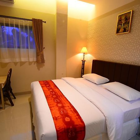 Queen City Hotel Banjarmasin Banjarmasin  Exterior foto