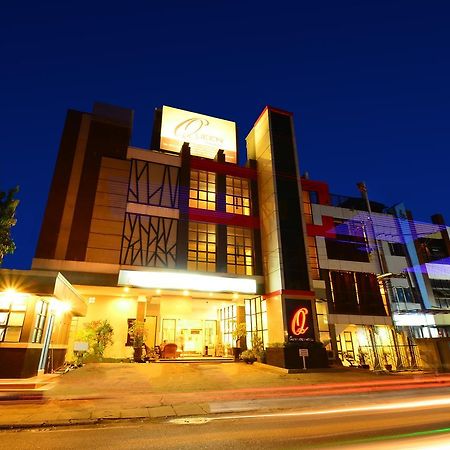 Queen City Hotel Banjarmasin Banjarmasin  Exterior foto