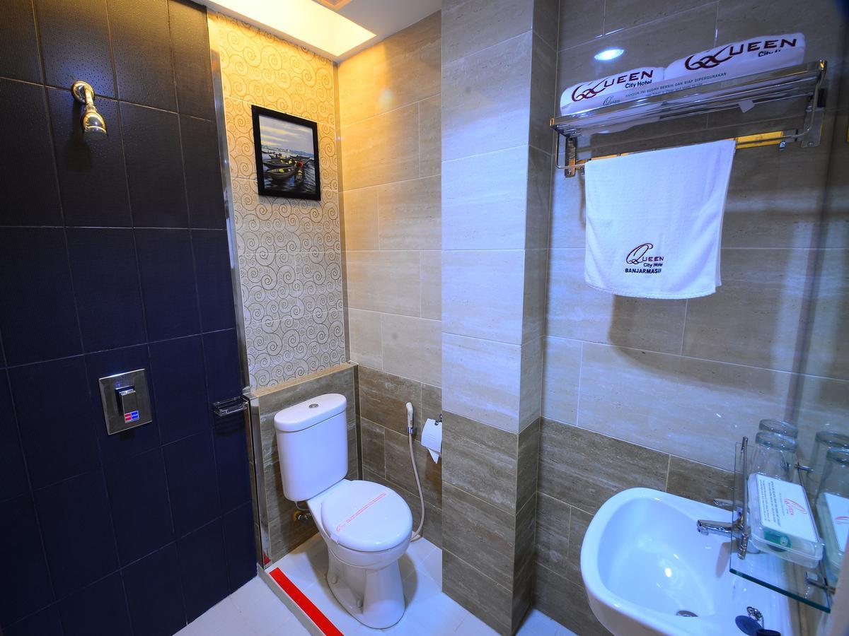 Queen City Hotel Banjarmasin Banjarmasin  Exterior foto