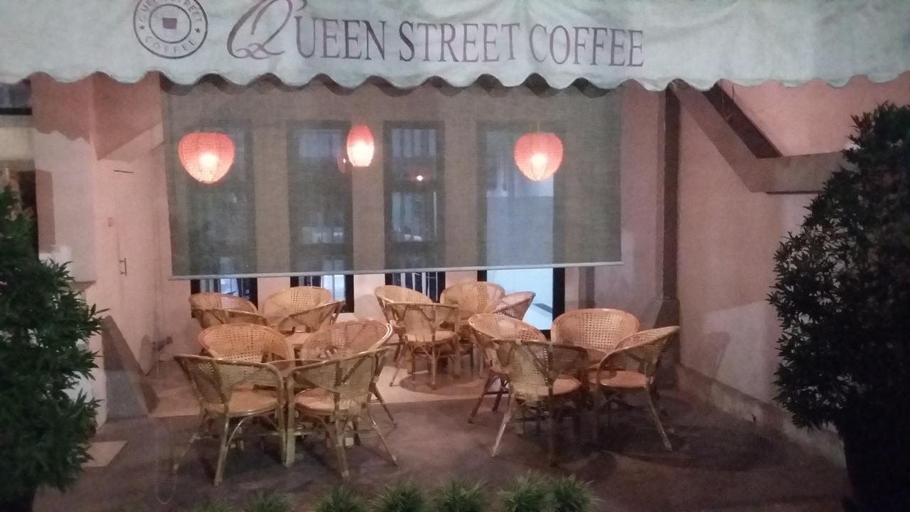 Queen City Hotel Banjarmasin Banjarmasin  Exterior foto